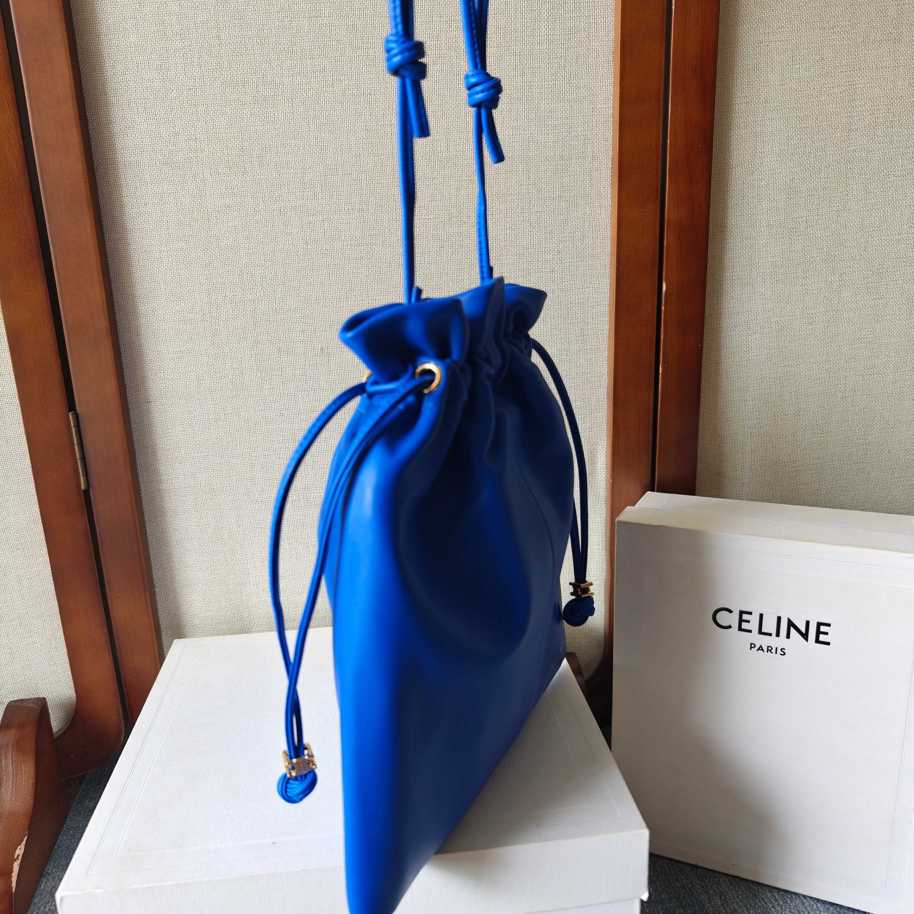 Celine 셀린느 트리옹프 드로우스트링 '복주머니' 백 숄더백 가방 (블루 램스킨)