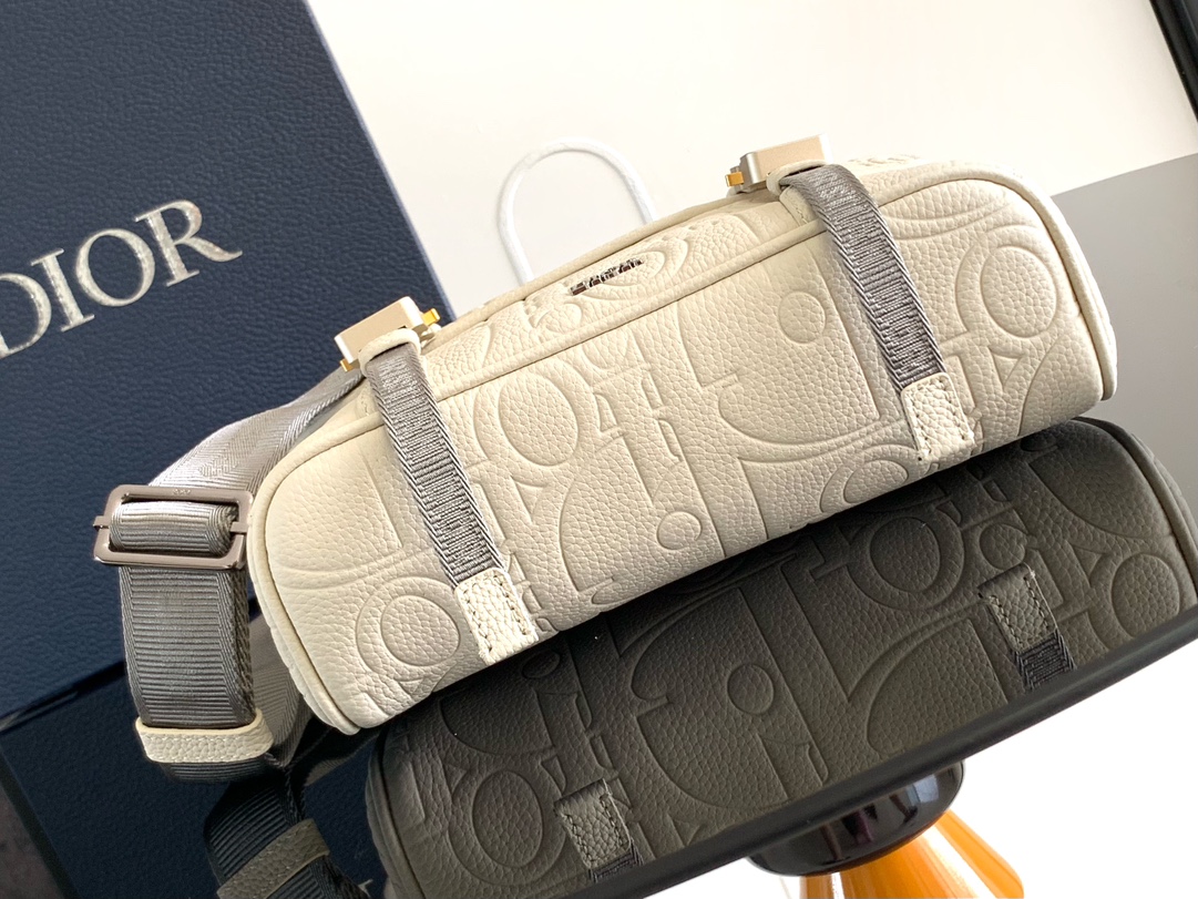 Dior CD 디올 히트 더 로드(Hit The Road) 플랩 메신저백 (화이트 그래비티 레더) 크로스백 가방