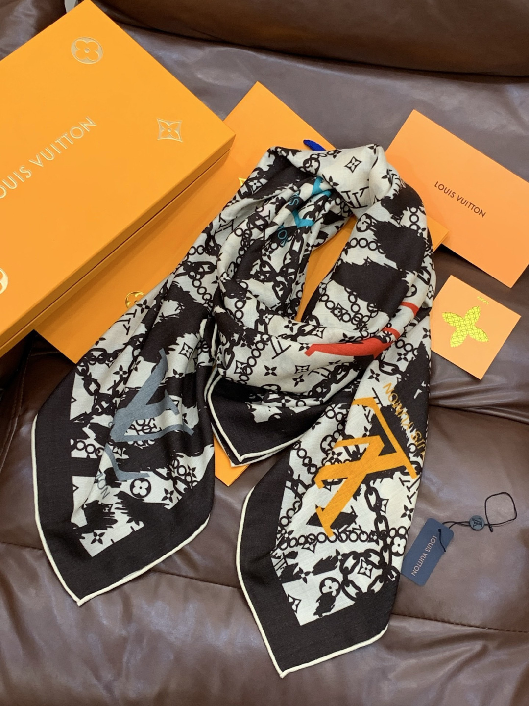 루이비통(LV) x 무라카미 다카시 숄 목도리 스카프