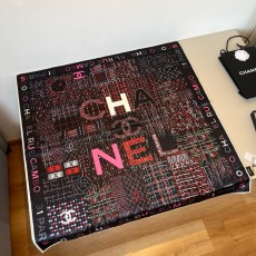 샤넬(CHANEL) 컬러 스트라이프 레터링 실크 목도리 스카프