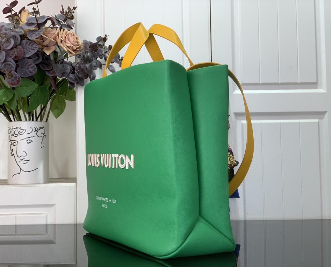 LV 루이비통 SHOPPER TOTE 쇼퍼 토트백 중형 가방 (라이트 그린) 미디움