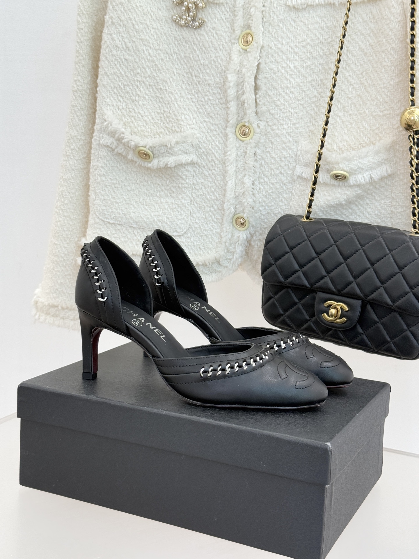 샤넬(CHANEL) 배색 컷아웃 힐 샌들 신발