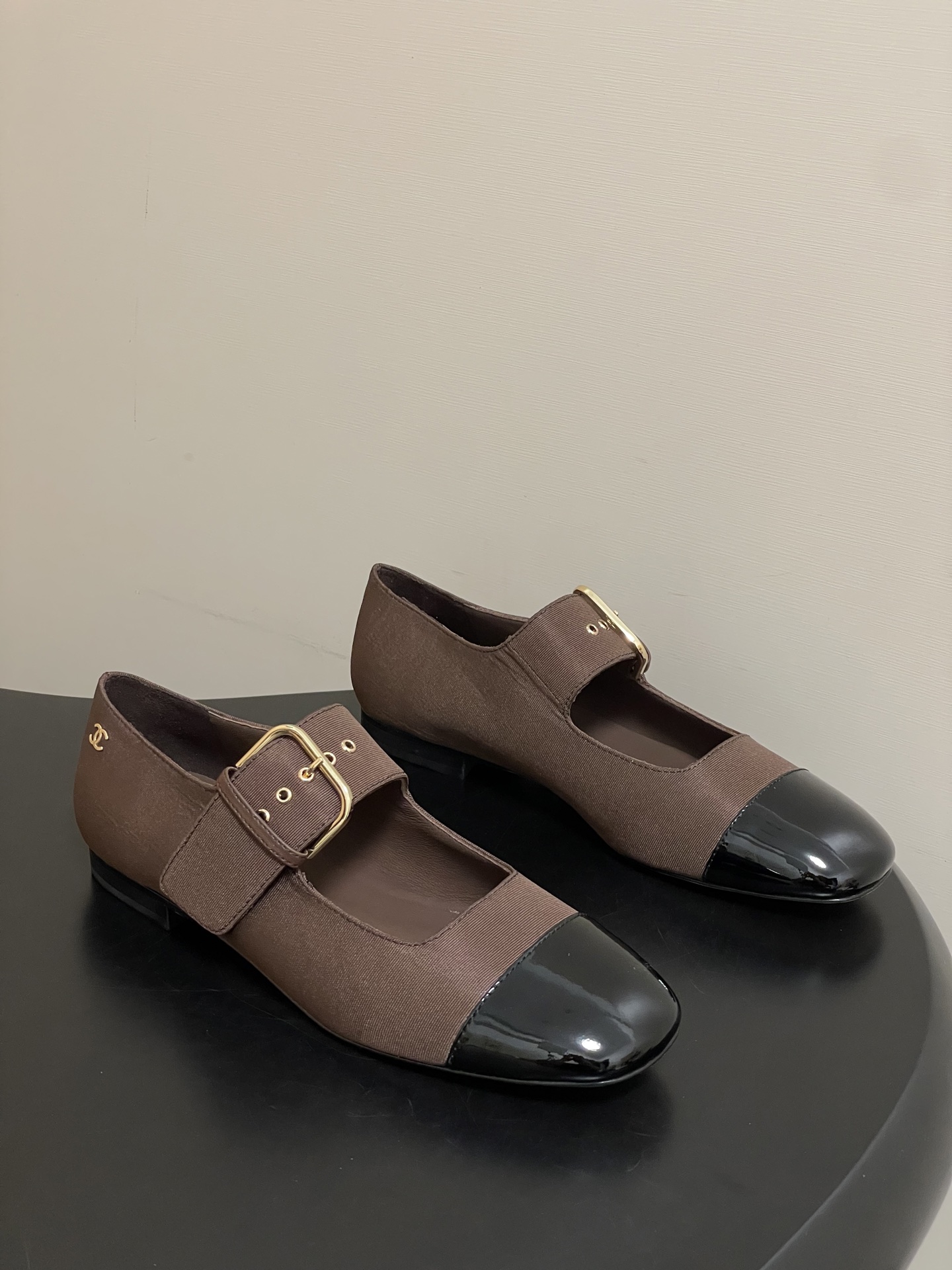 샤넬(CHANEL) 투톤 메리제인 플랫 슈즈 신발