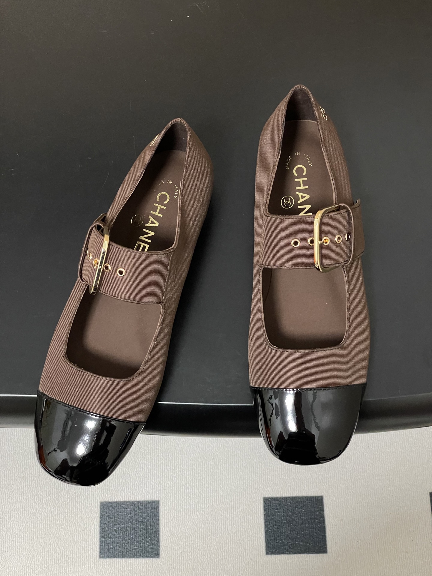 샤넬(CHANEL) 투톤 메리제인 플랫 슈즈 신발