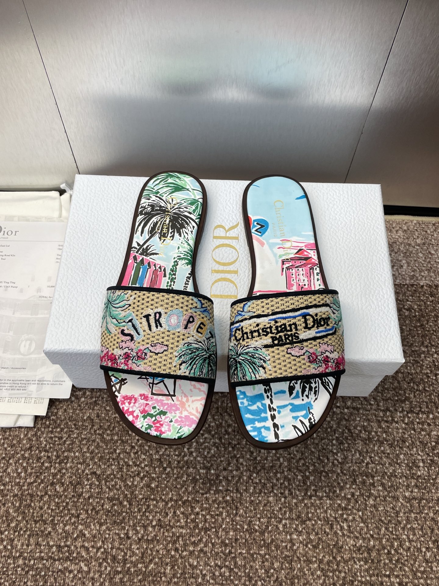 디올(DIOR) 라피아 자수 슬리퍼 샌들 신발