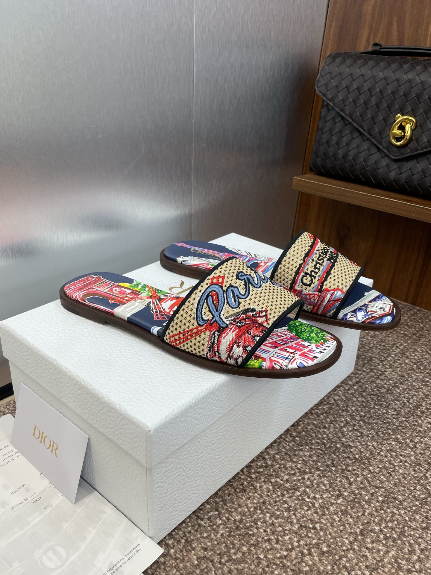 디올(DIOR) 라피아 자수 슬리퍼 샌들 신발