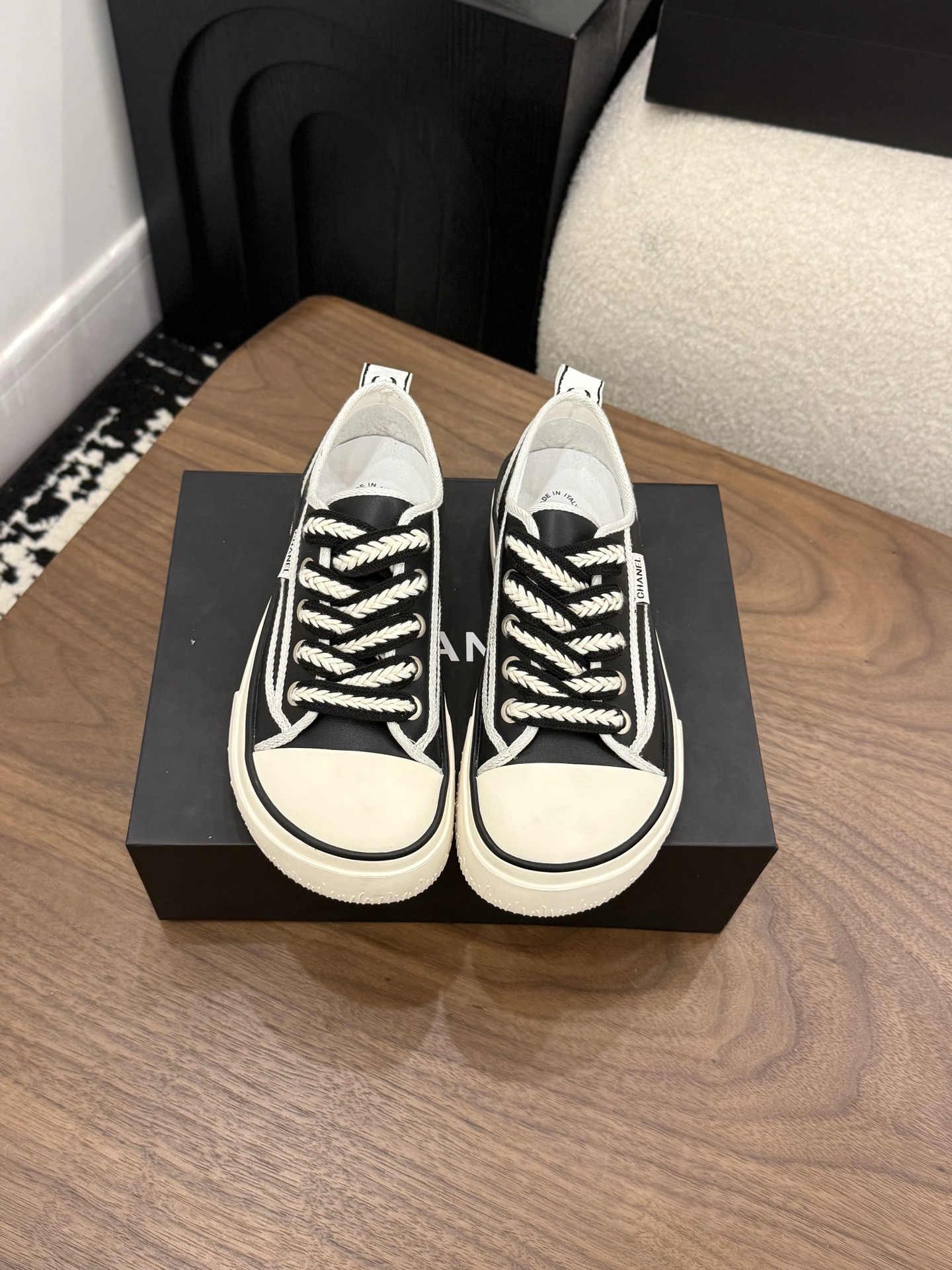 샤넬(CHANEL) 레이스업 캐주얼 스니커즈 신발