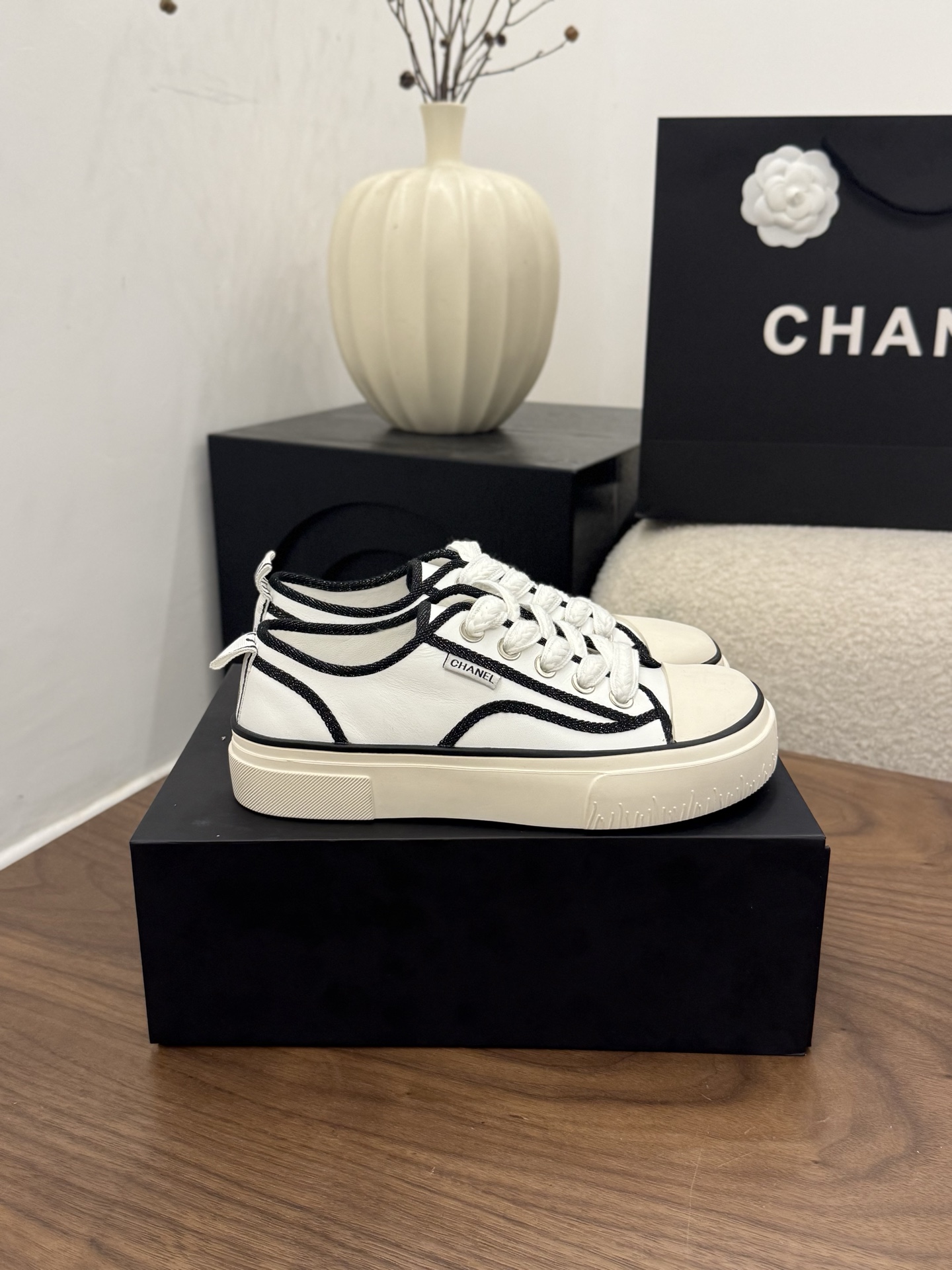 샤넬(CHANEL) 레이스업 캐주얼 스니커즈 신발