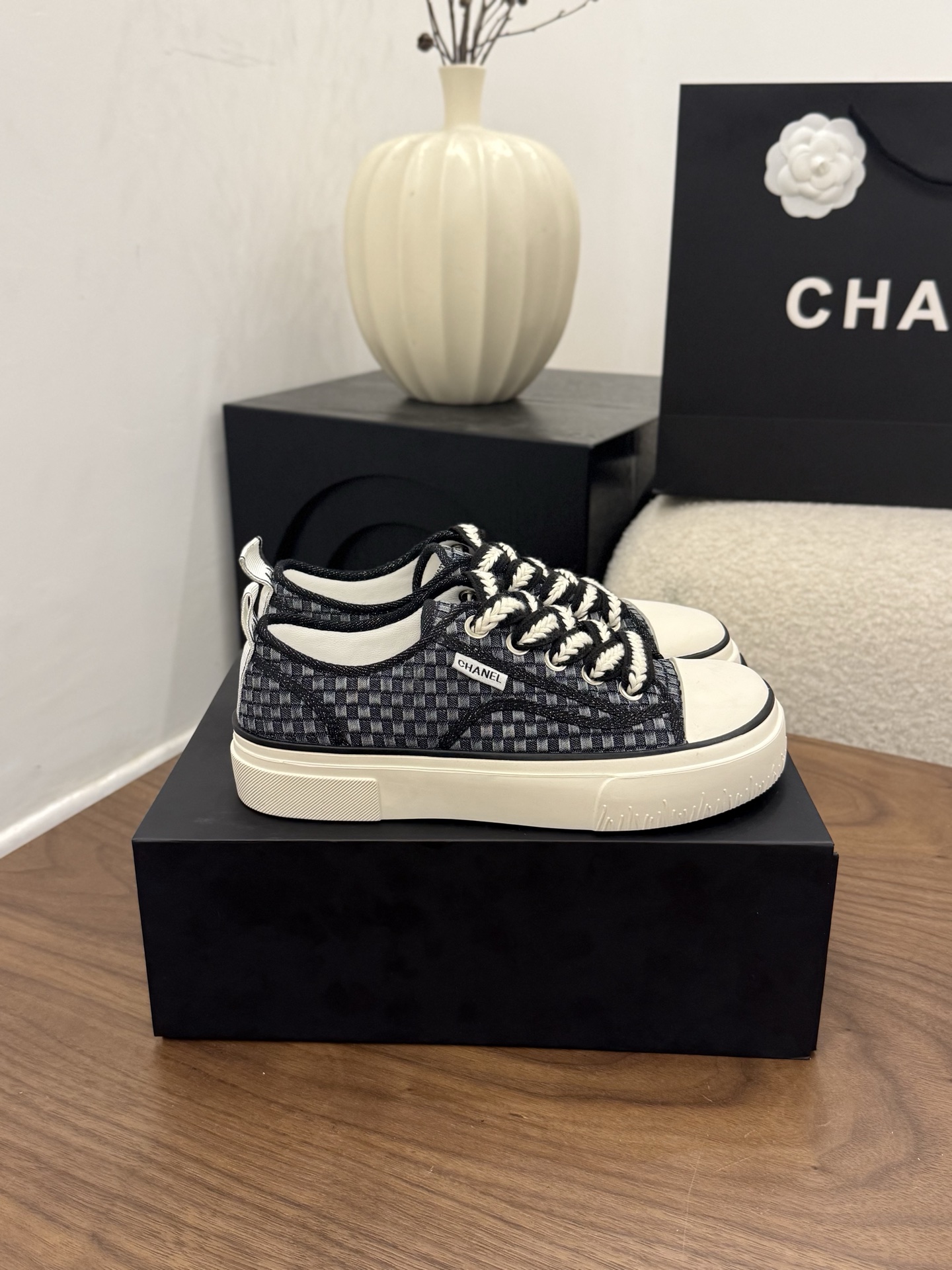 샤넬(CHANEL) 레이스업 캐주얼 스니커즈 신발