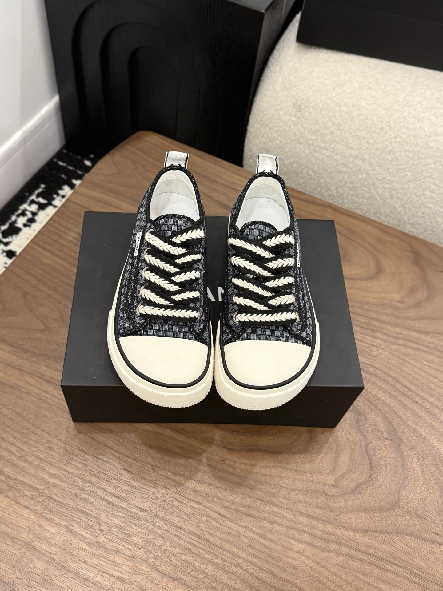 샤넬(CHANEL) 레이스업 캐주얼 스니커즈 신발