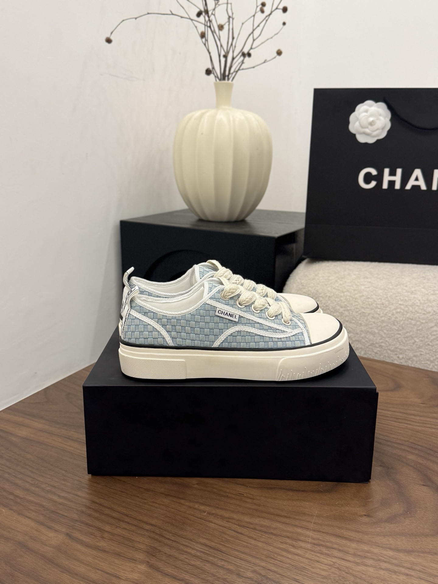 샤넬(CHANEL) 레이스업 캐주얼 스니커즈 신발