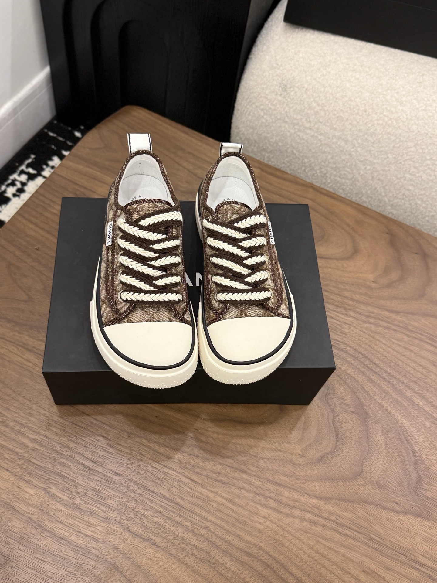 샤넬(CHANEL) 레이스업 캐주얼 스니커즈 신발