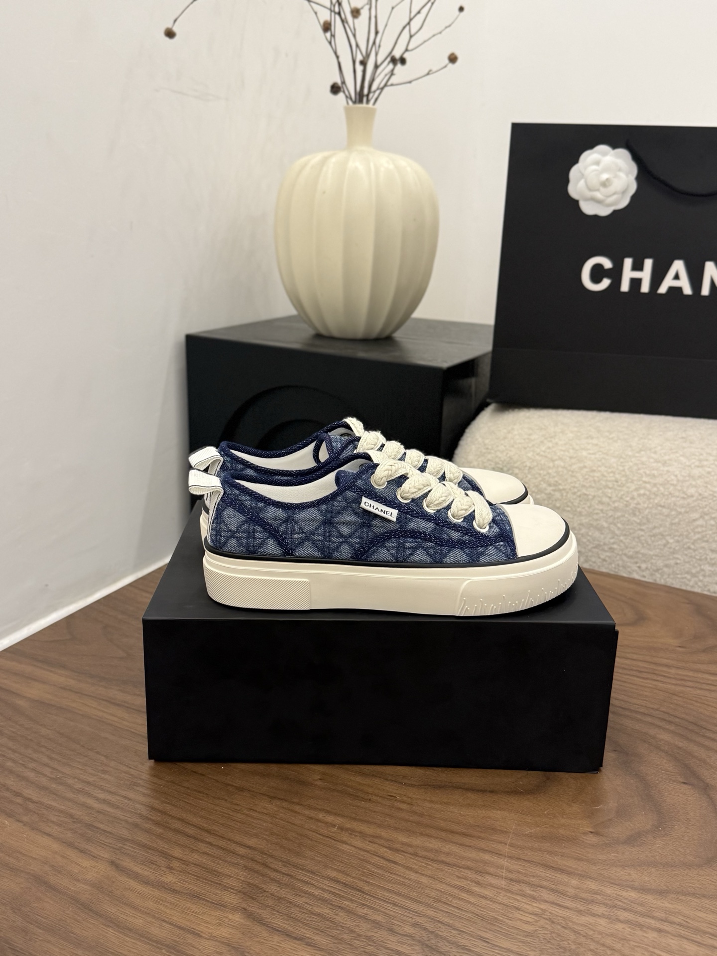 샤넬(CHANEL) 레이스업 캐주얼 스니커즈 신발