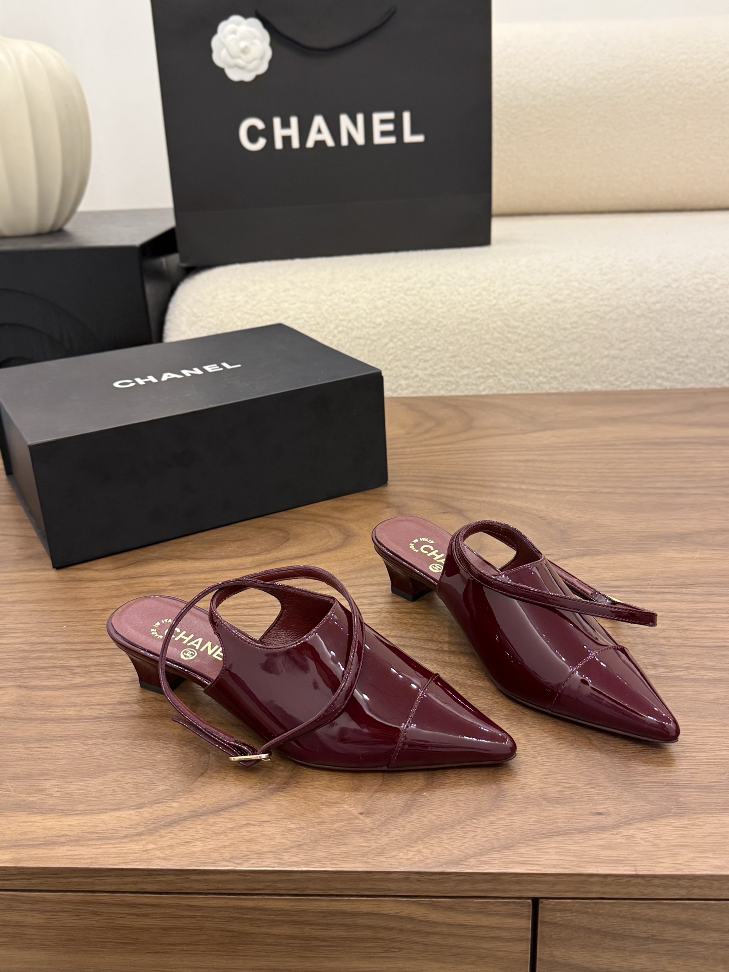 샤넬(CHANEL) 포인티드 메리제인 슬링백 샌들 신발