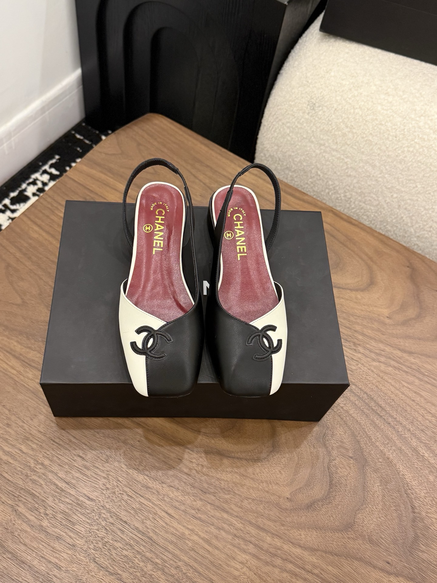 샤넬(CHANEL) 투톤 사각코 슬링백 샌들 신발