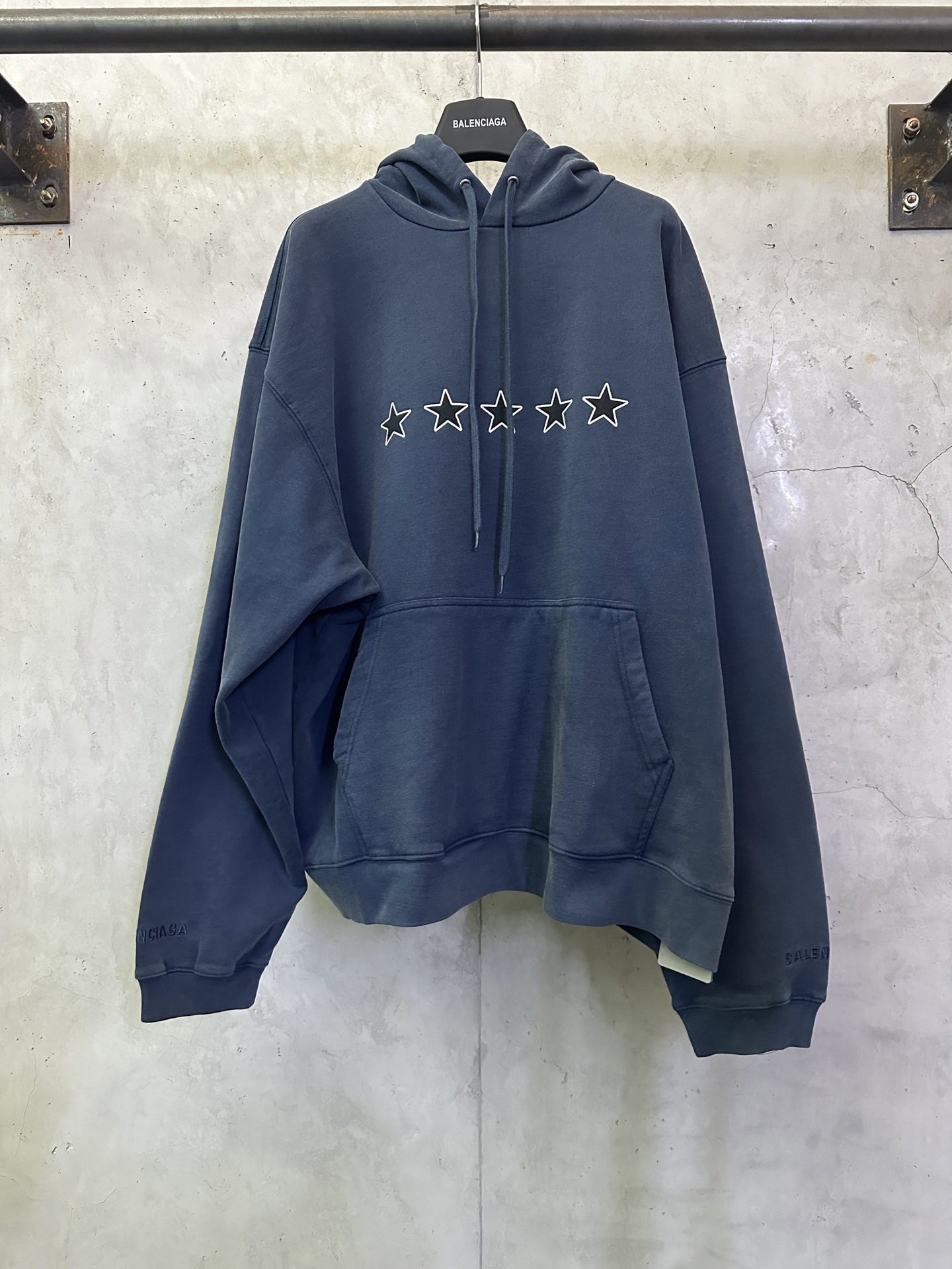 발렌시아가(BALENCIAGA) 오성 자수 로고 후드티 의류