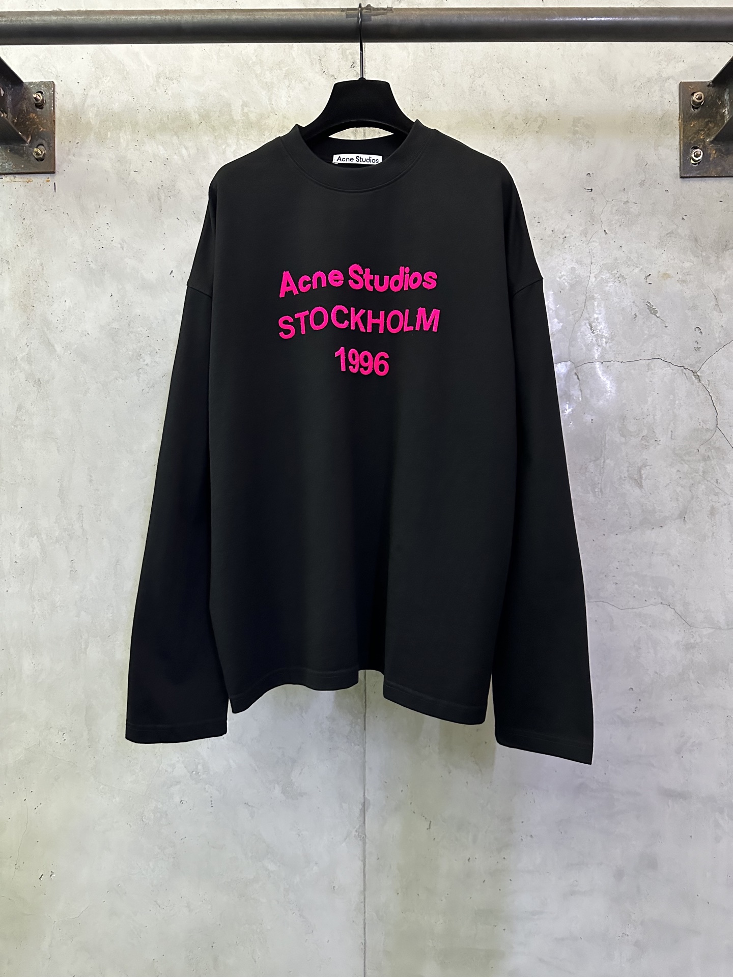 아크네 스튜디오(Acne Studios) 레터링 긴팔 티셔츠 의류