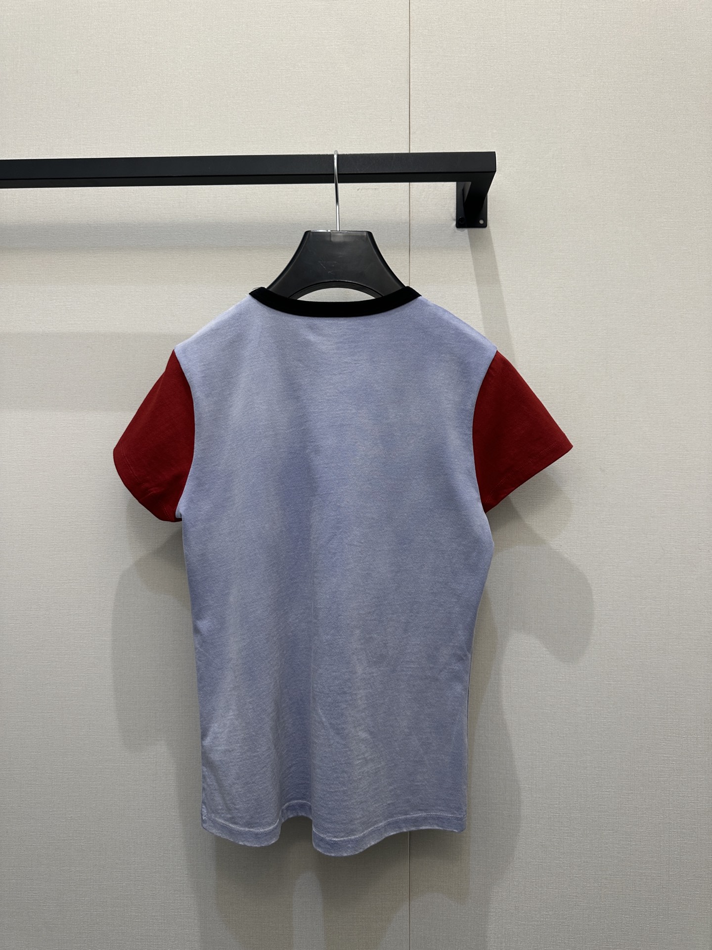 발렌티노(Valentino) 레오파드 그래픽 반팔 티셔츠 의류