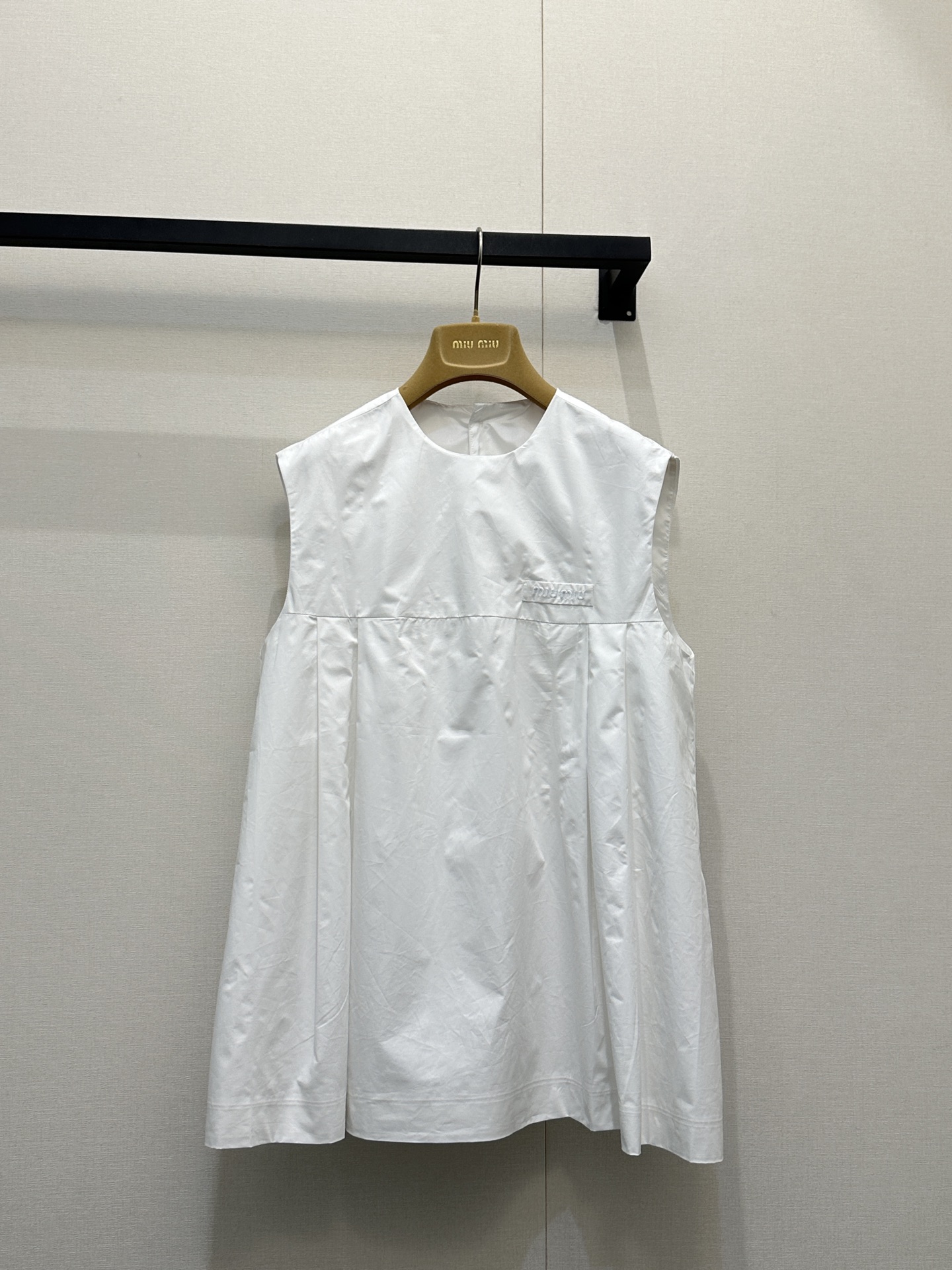 미우미우(Miu Miu) 코튼 포플린 슬리브리스 탑 의류