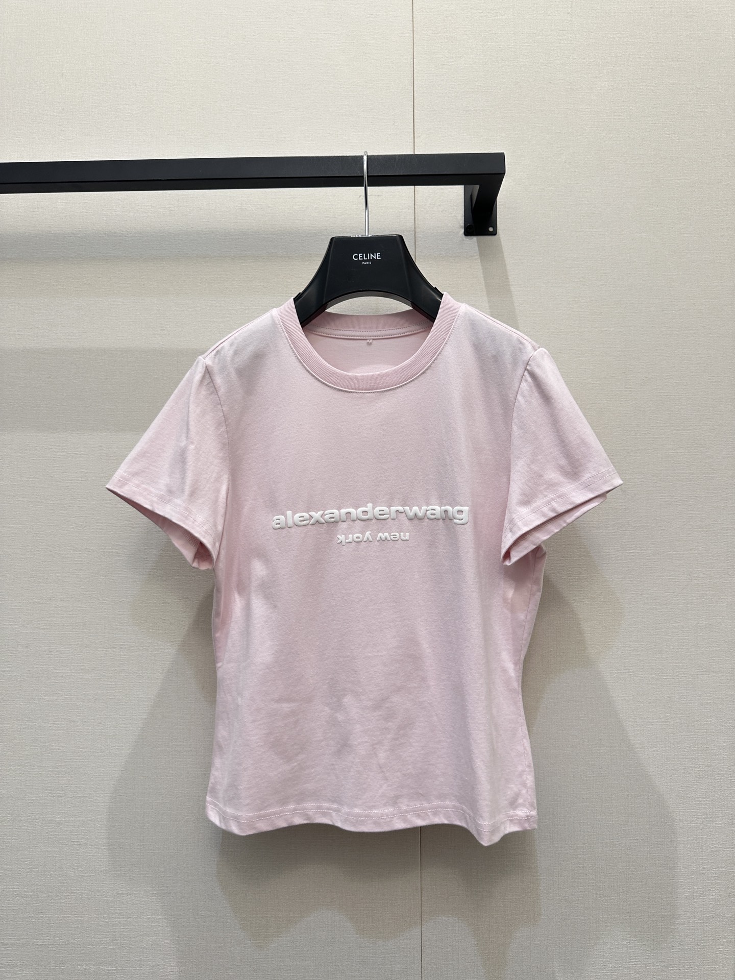 알렉산더 왕(Alexander Wang) 로고 엠보 반팔 티셔츠 의류