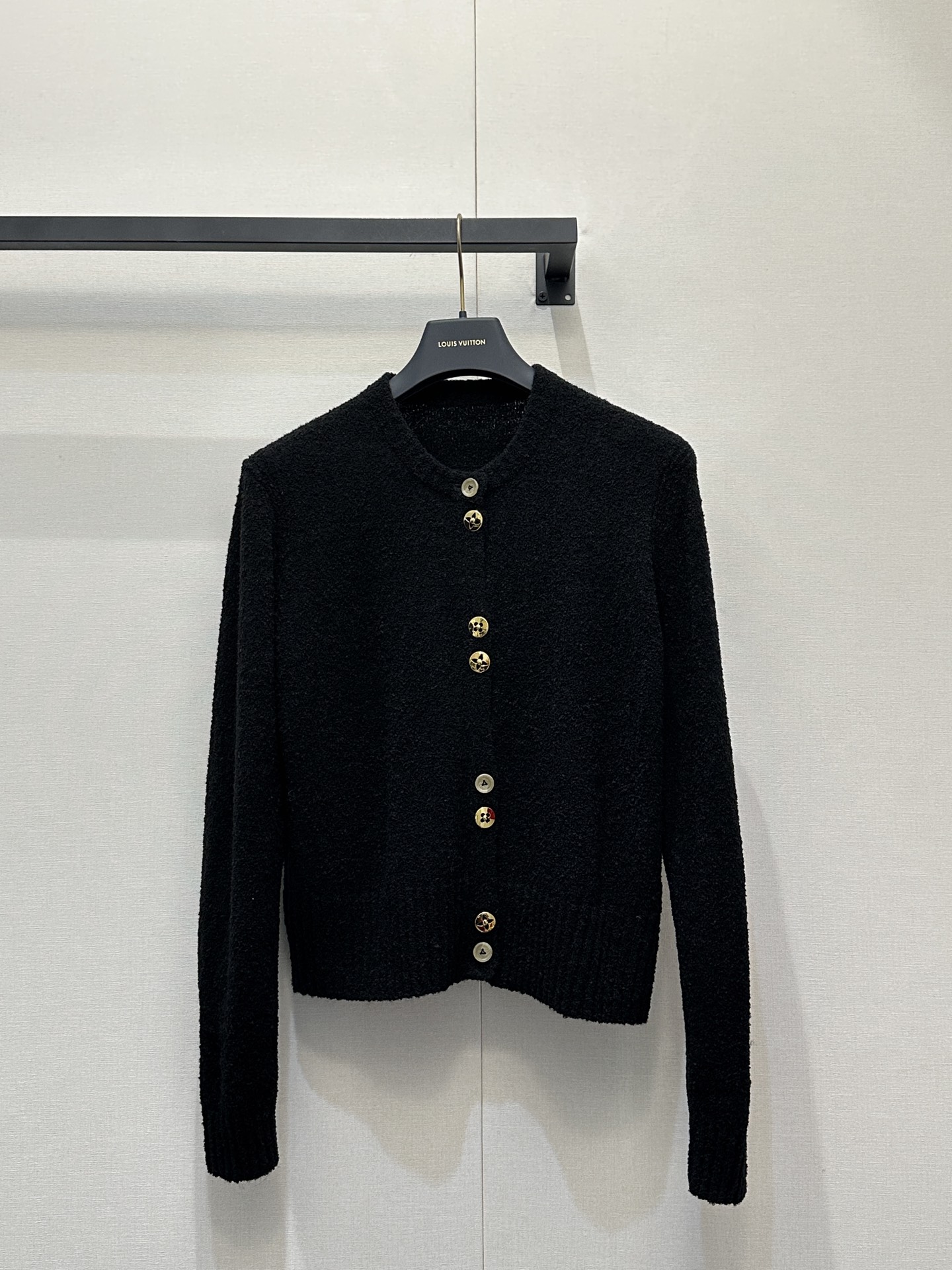 루이비통(LV) 크롭 니트 가디건 의류