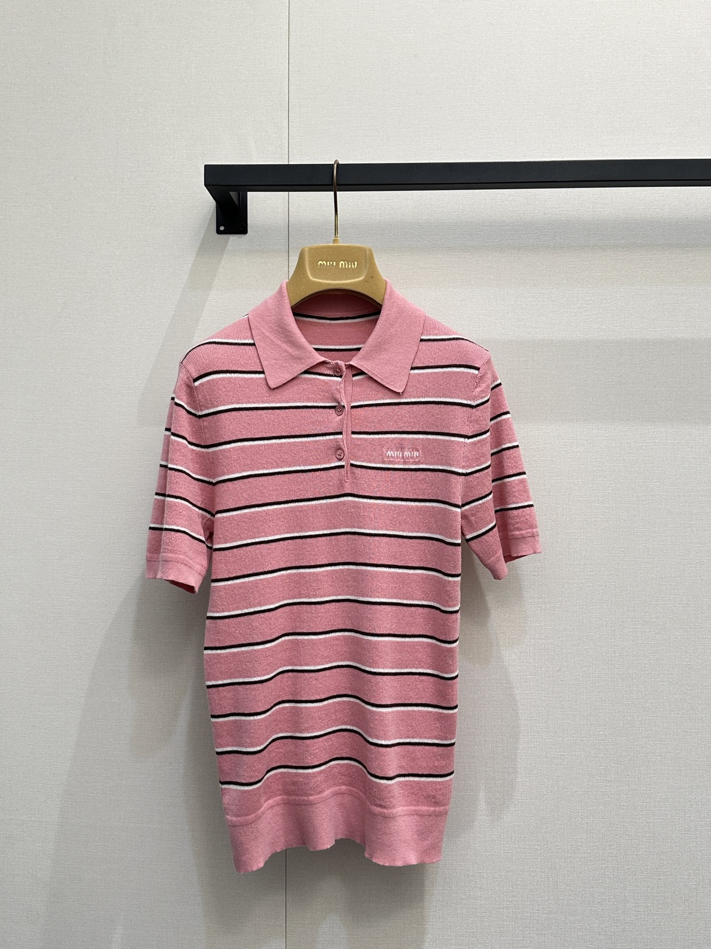 미우미우(Miu Miu) 레터 로고 니트 폴로 의류