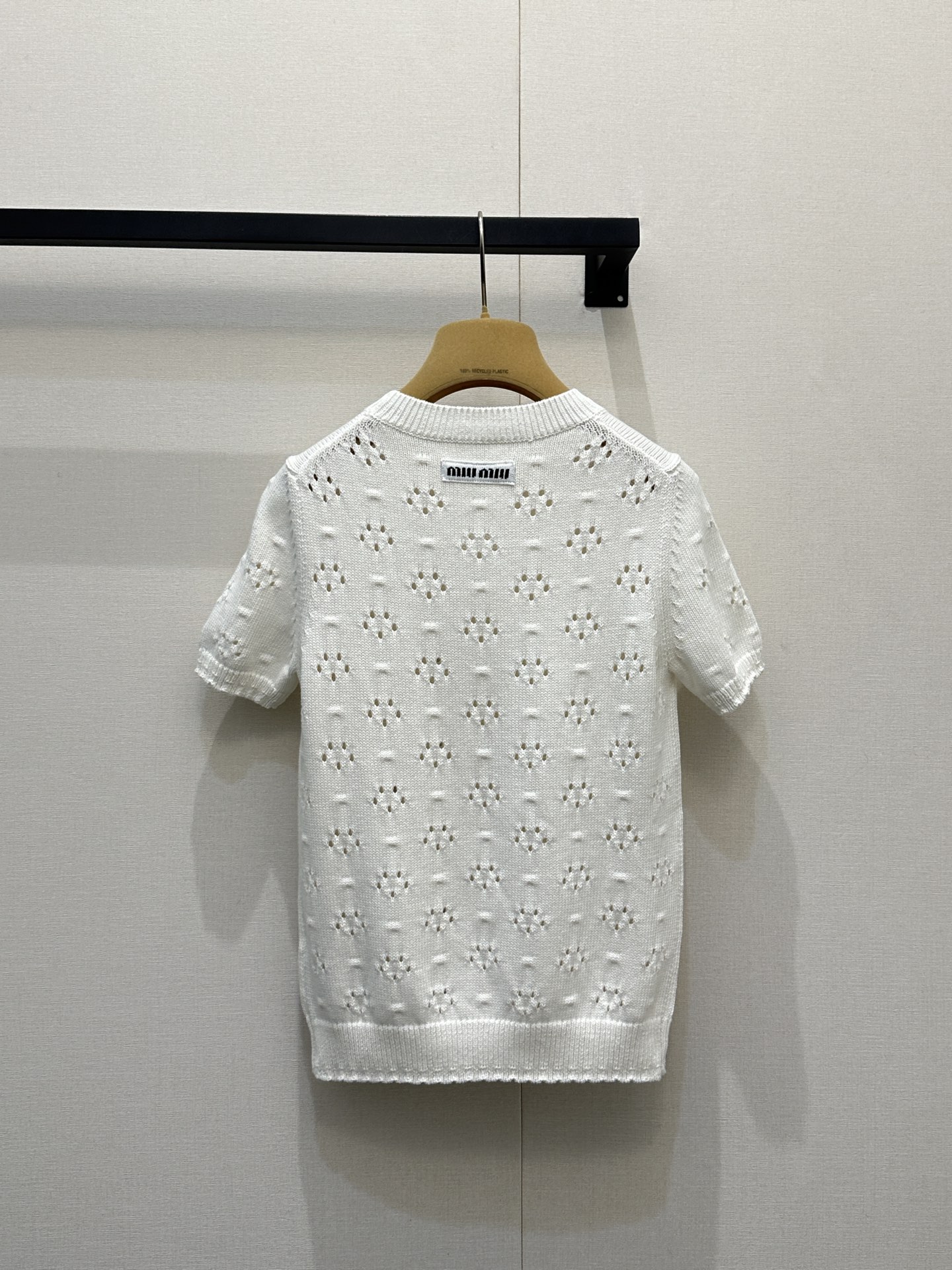 miumiu 미우미우 페미닌 펀칭 아일렛 반팔 니트 의류