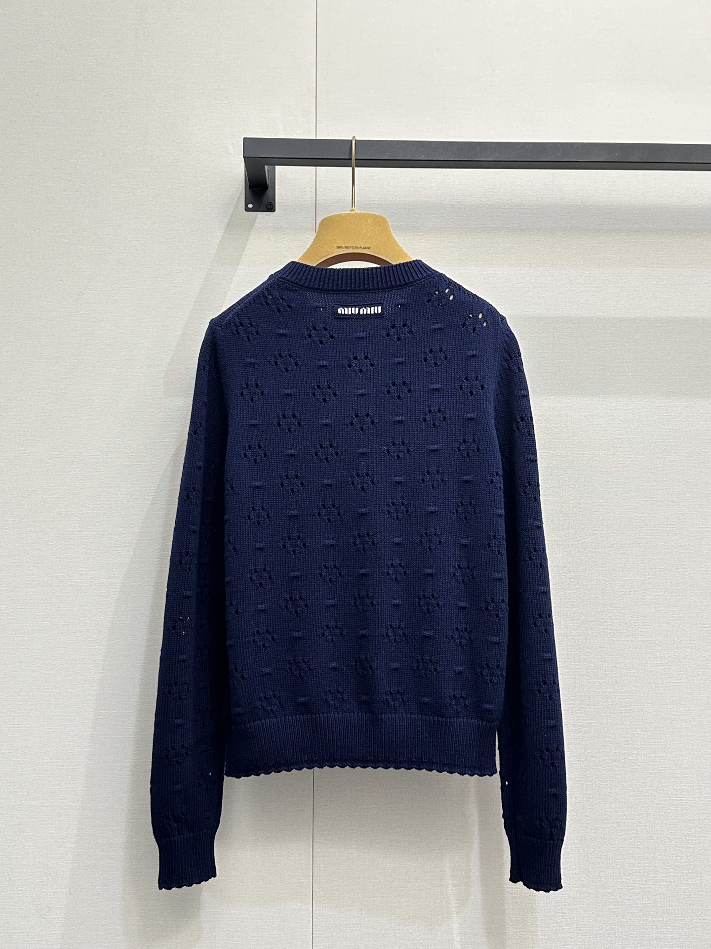 miumiu 미우미우 입체 펀칭 자수 니트 가디건 의류