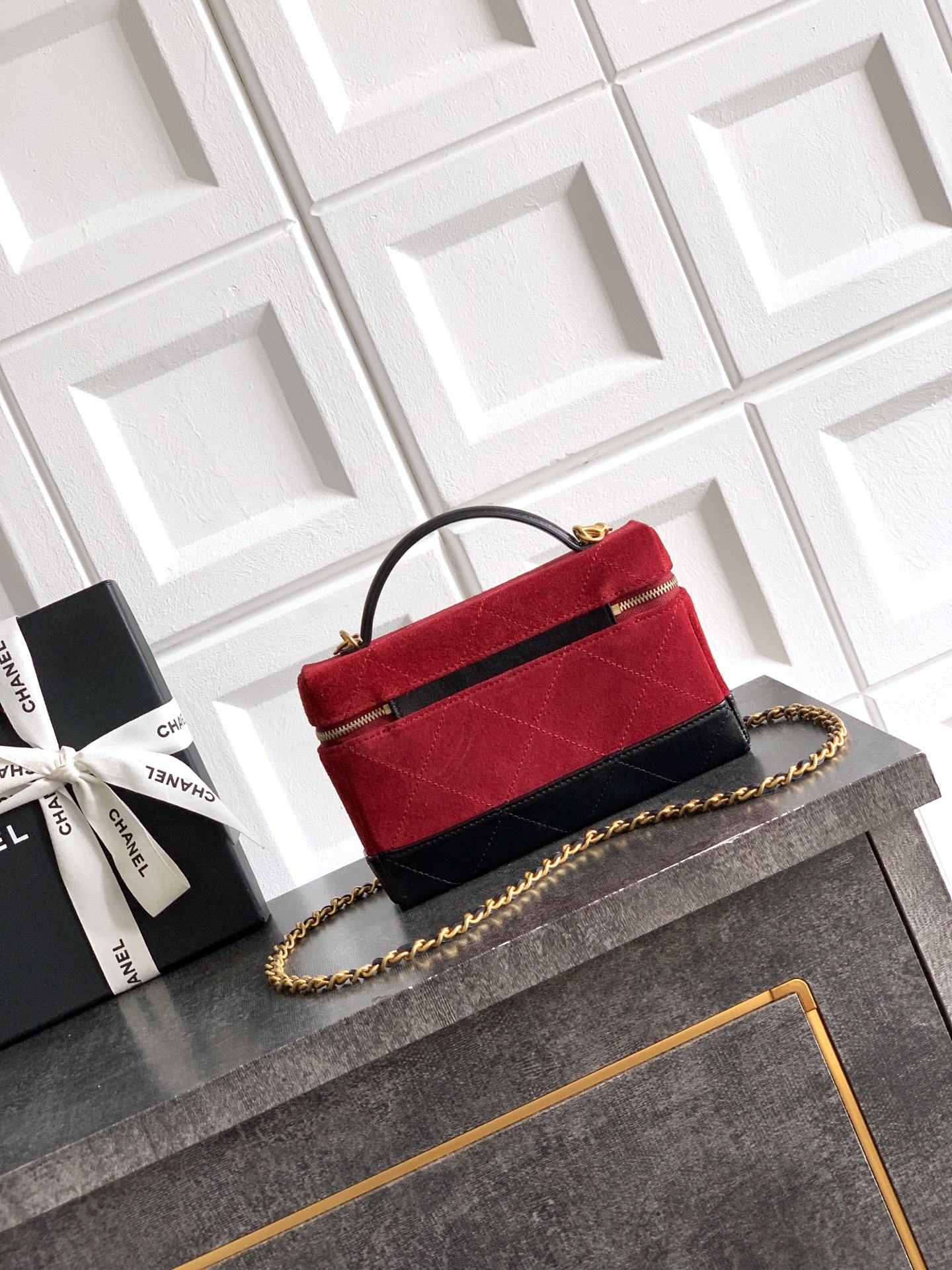 Chanel 샤넬 스웨이드 & 램스킨 '도시락' LP백 (19cm) 가방