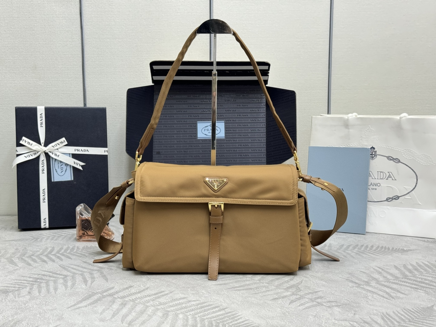 Prada 프라다 1BD391 재생 나일론 메신저백 (라지) 크로스백 가방