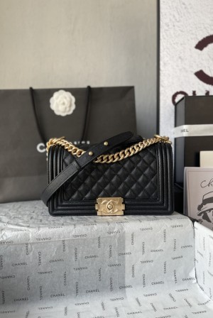 Chanel 샤넬 Classic Le Boy 캐비어 (A67086) 숄더백 가방
