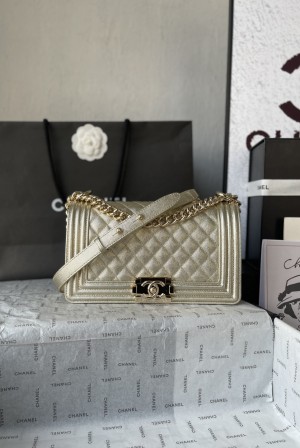 Chanel 샤넬 Classic Le Boy 캐비어 (A67086) 숄더백 가방