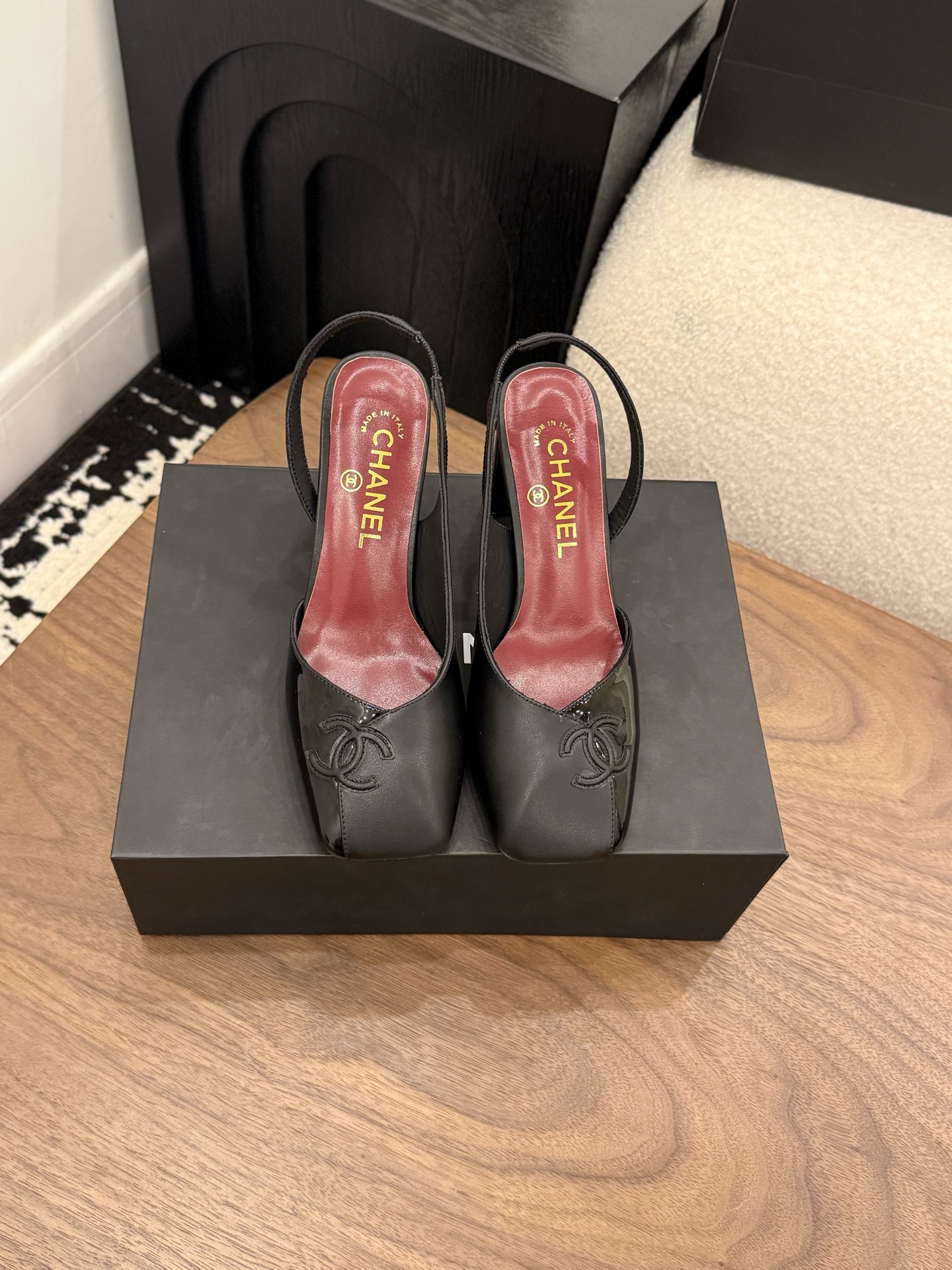 샤넬(CHANEL) 투톤 사각코 슬링백 샌들 신발