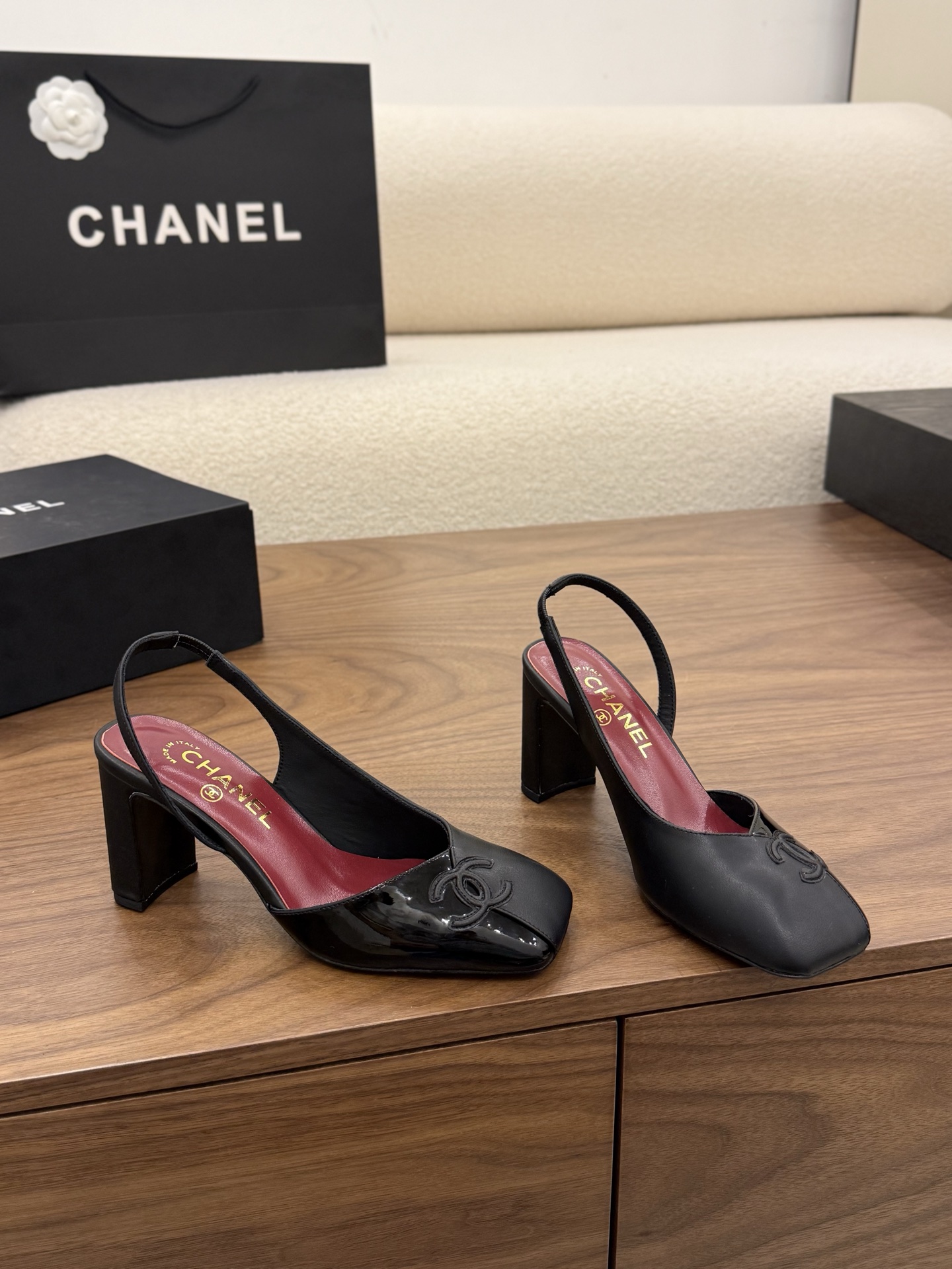 샤넬(CHANEL) 투톤 사각코 슬링백 샌들 신발