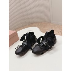 미우미우(MIU MIU) 메리제인 리본 버클 발레리나 신발