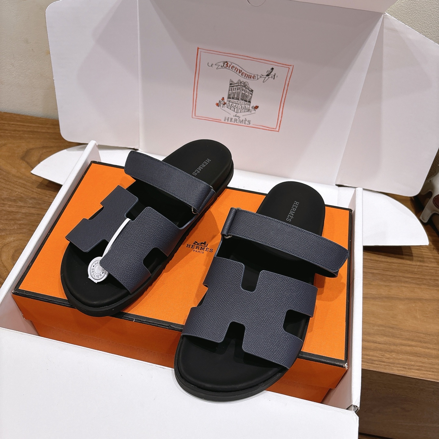 에르메스(HERMES) 투톤 배색 H 슬리퍼 신발