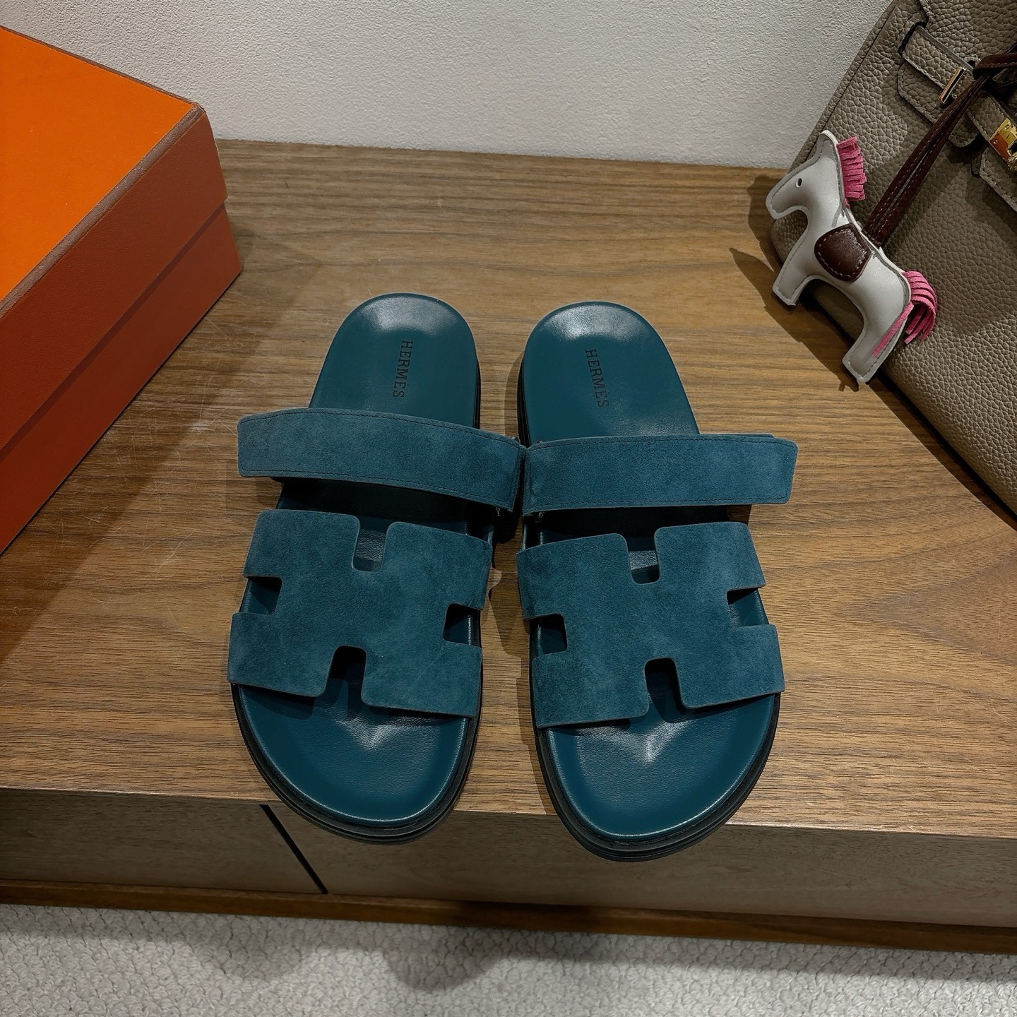 에르메스(HERMES) 투톤 배색 H 슬리퍼 신발