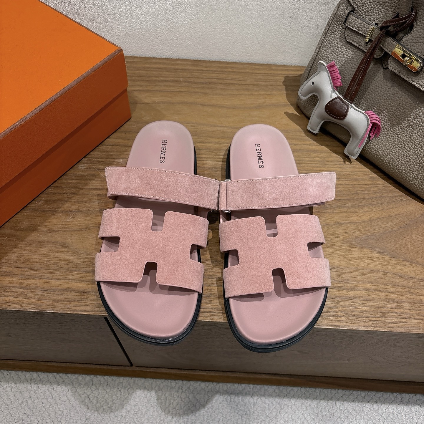 에르메스(HERMES) 투톤 배색 H 슬리퍼 신발