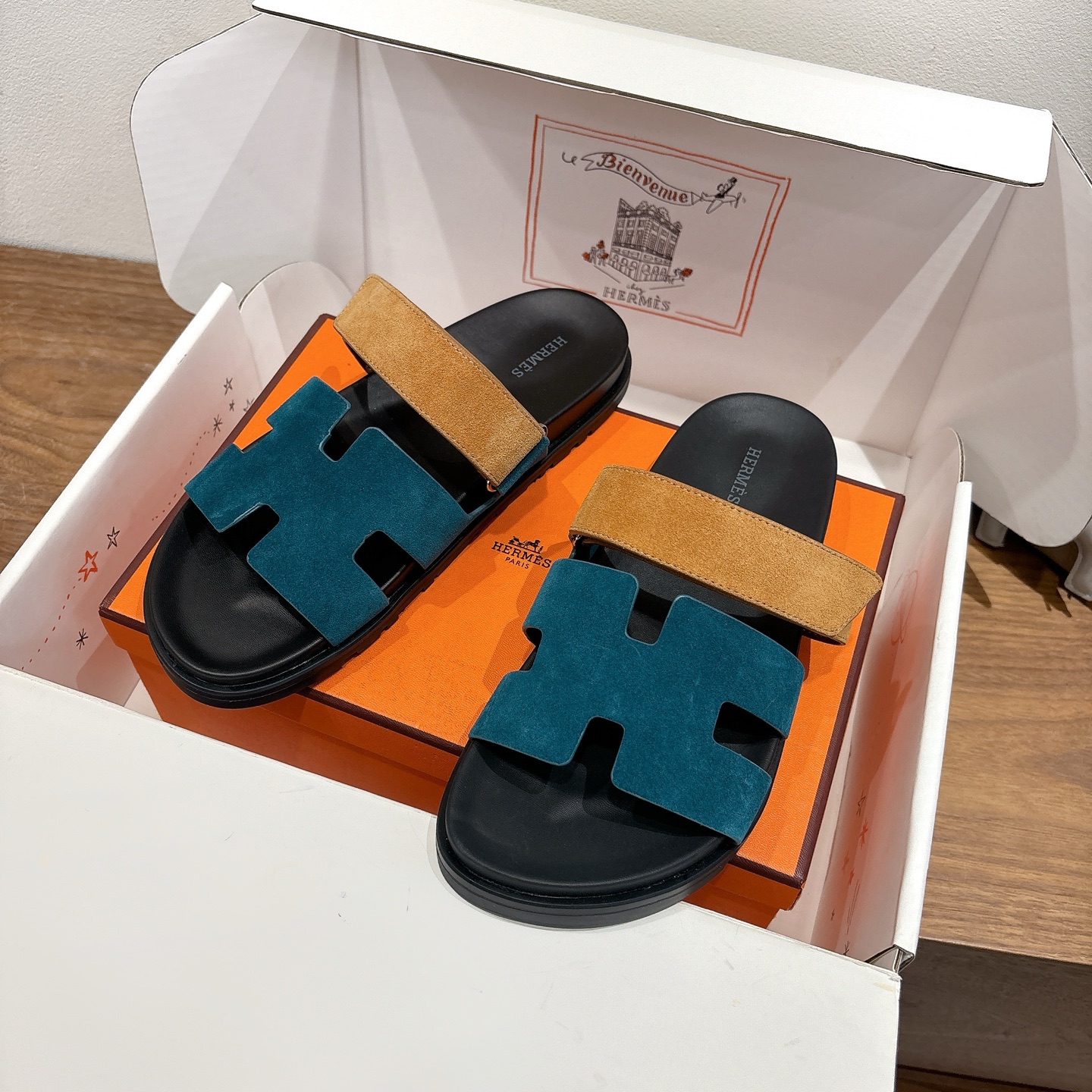 에르메스(HERMES) 투톤 배색 H 슬리퍼 신발