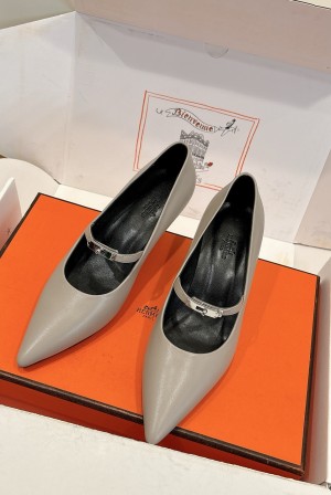 에르메스(HERMES) 켈리 스트랩 펌프스 신발