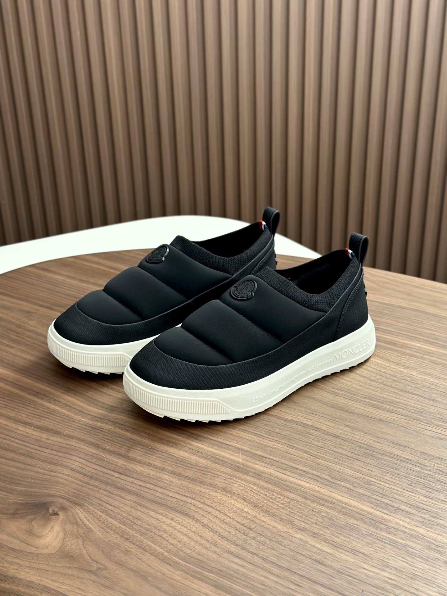 Moncler 몽클레어 몽클레르 테크니컬 믹스 소재 남성 스니커즈 신발