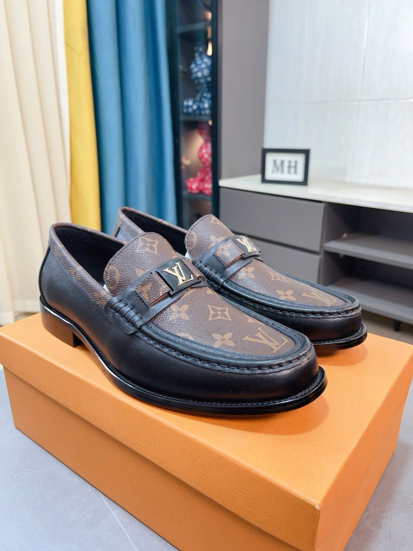 루이비통(LV) 이탈리아 임포트 레더 남성 슈즈 로퍼 구두 신발