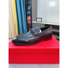 발렌티노(VALENTINO) 워터 다이드 카프스킨 슬립온 로퍼 구두 신발