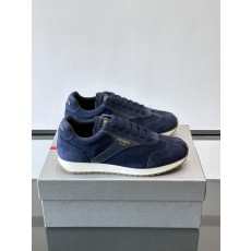 프라다(PRADA) 스웨이드 믹스 골드 로고 스니커즈 신발