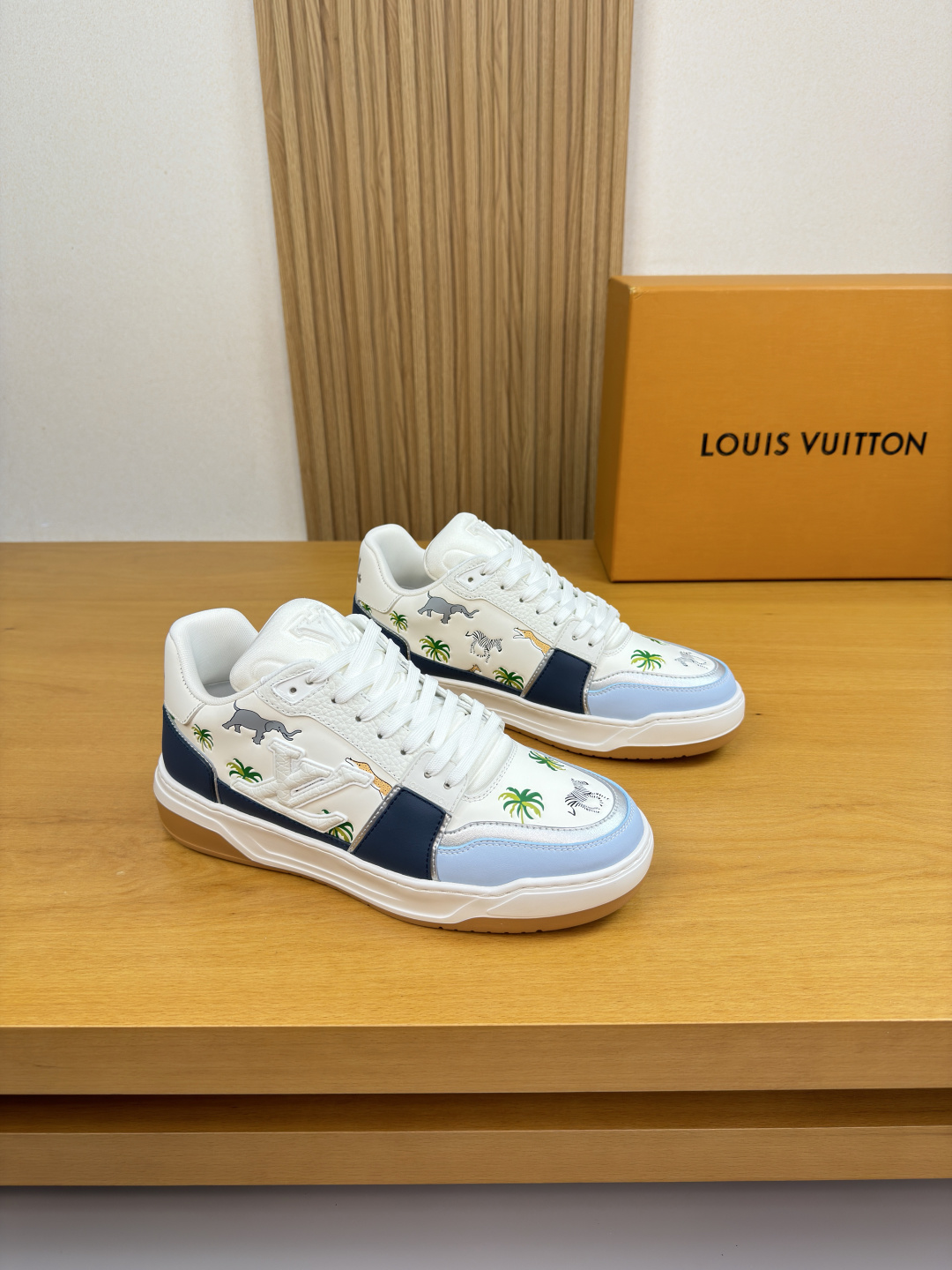 루이비통(LV)  프린트 믹스 소재 스니커즈 신발