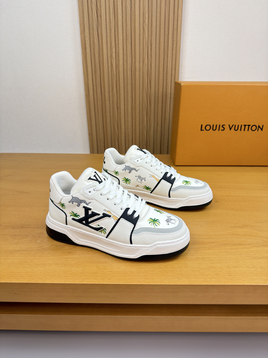 루이비통(LV)  프린트 믹스 소재 스니커즈 신발