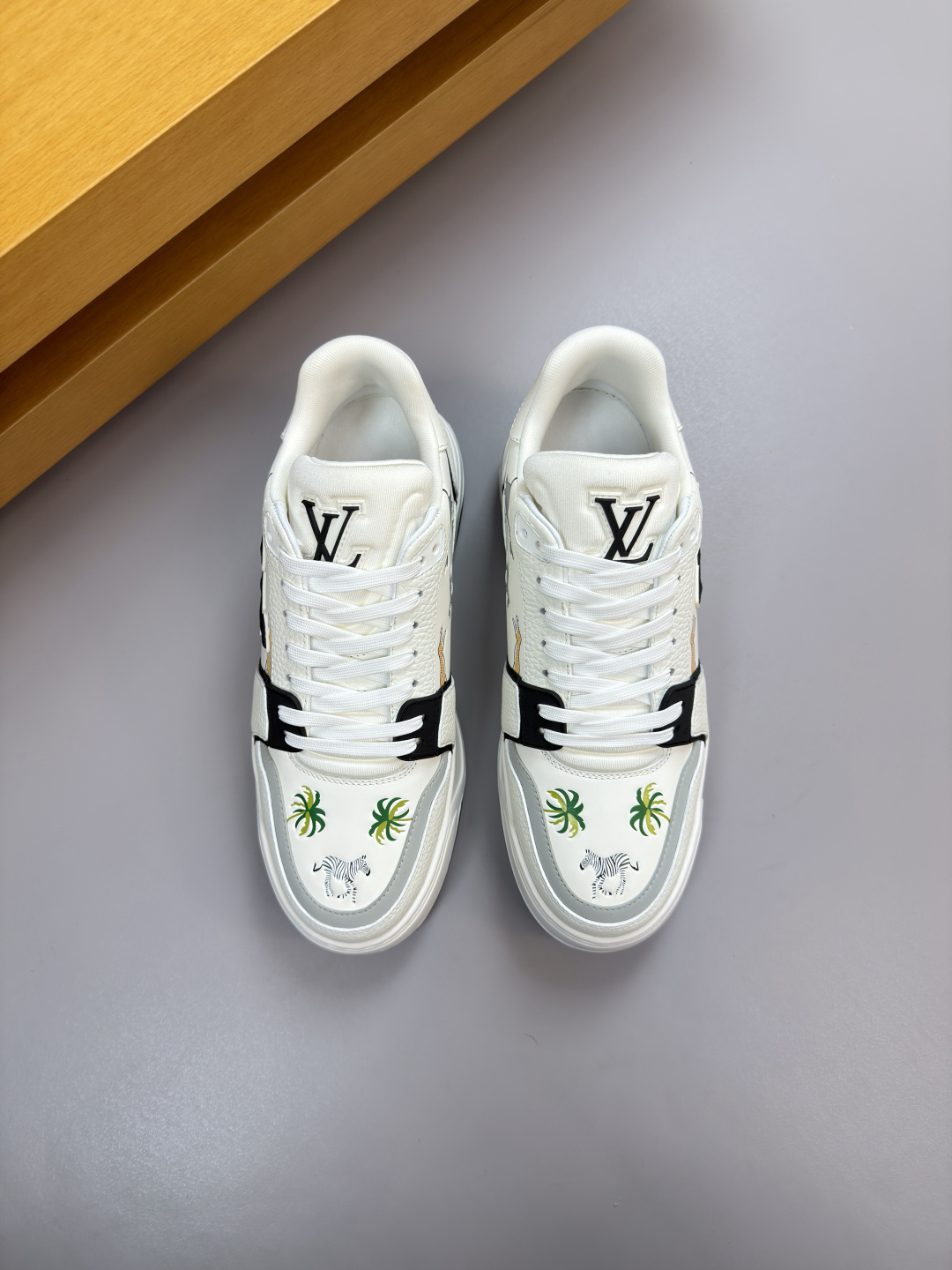 루이비통(LV)  프린트 믹스 소재 스니커즈 신발