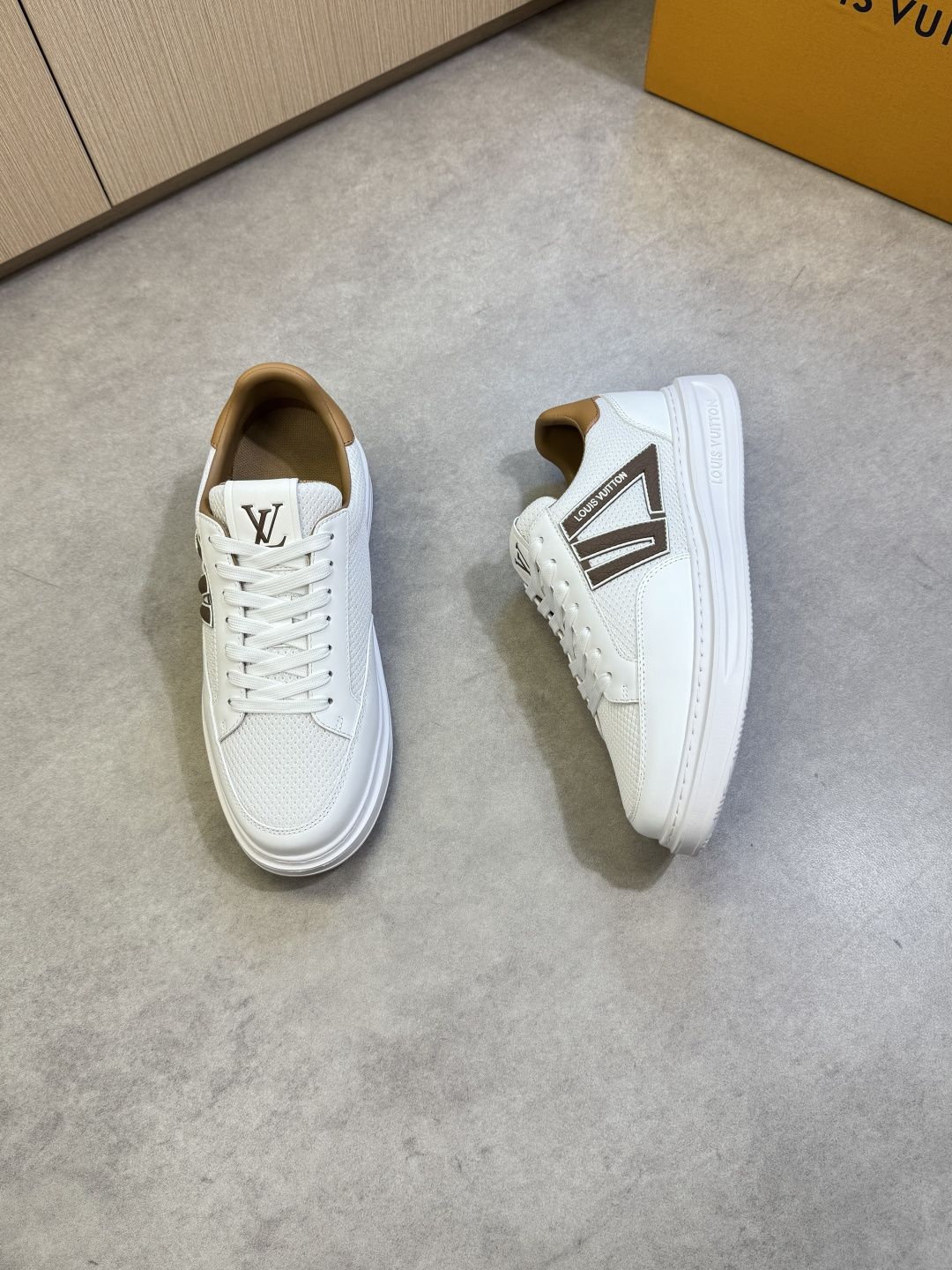 루이비통(LV) 나파 & 실크 캔버스 믹스 스니커즈 신발