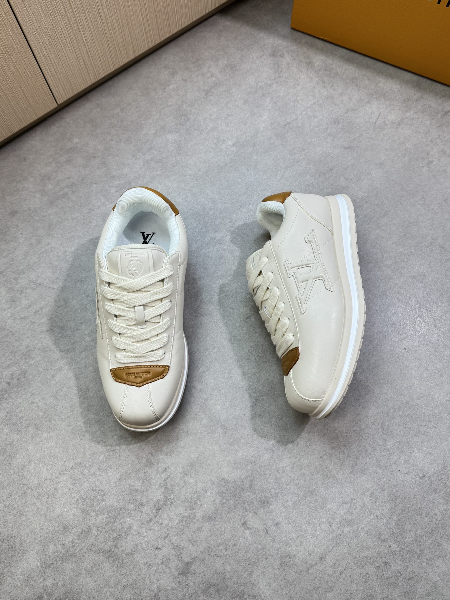 루이비통(LV) 나파 카프스킨 엠보싱 로고 스니커즈 신발