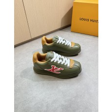 루이비통(LV) 나파 카프스킨 엠보싱 로고 스니커즈 신발